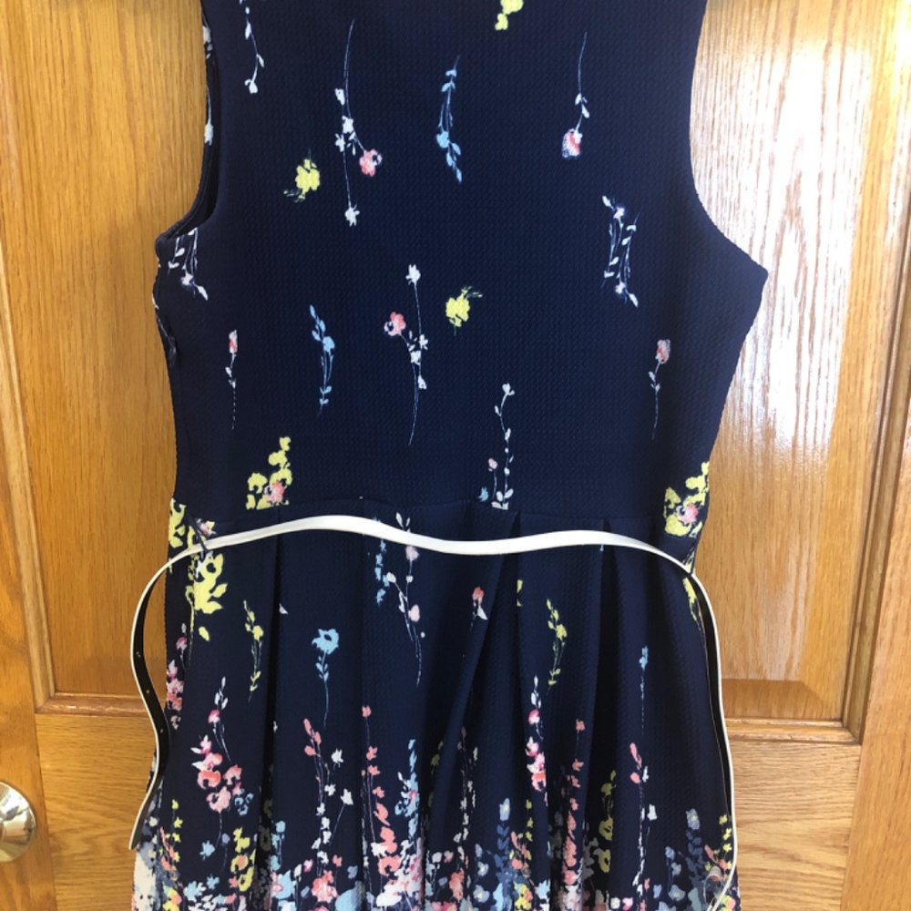 Spring dress - Picture 5 of 5